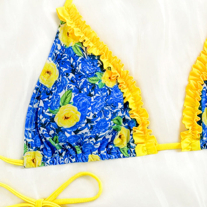Dame bikini-sæt med legende blomsterdesign og ruffles detaljer Stilla