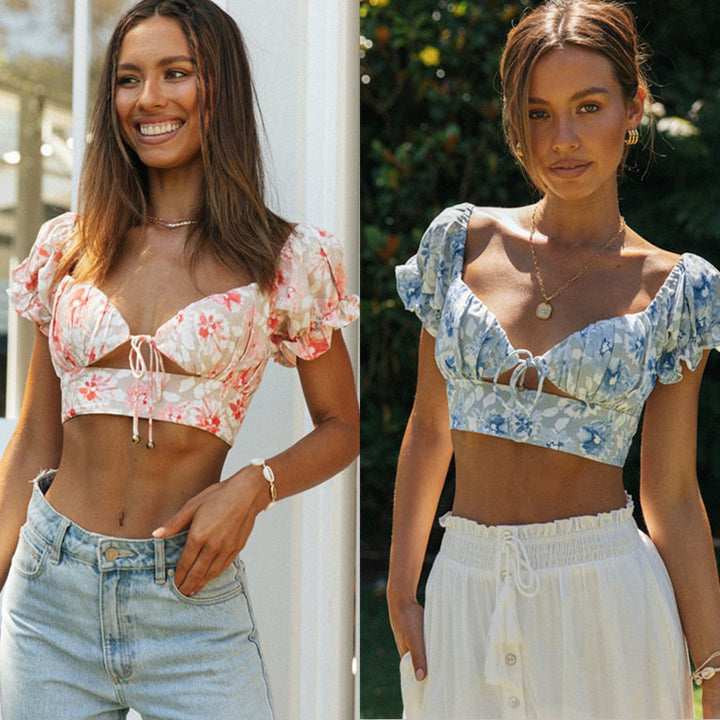 Damer cropped bluse med florale detaljer og flæseudskæring Stilla