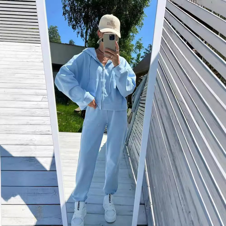 Dames sporty hoodie sæt med høj talje og praktiske lommer Skovae