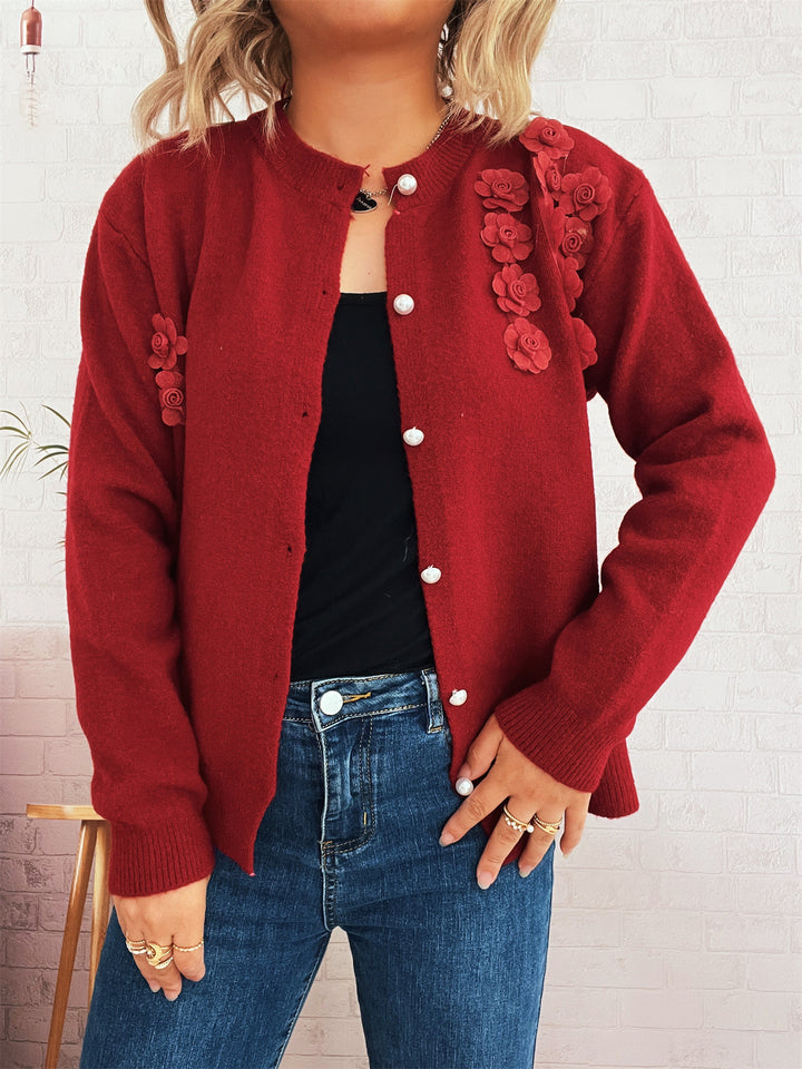 Kvinders cardigan med blomsterapplikationer og knapdetaljer Stilla