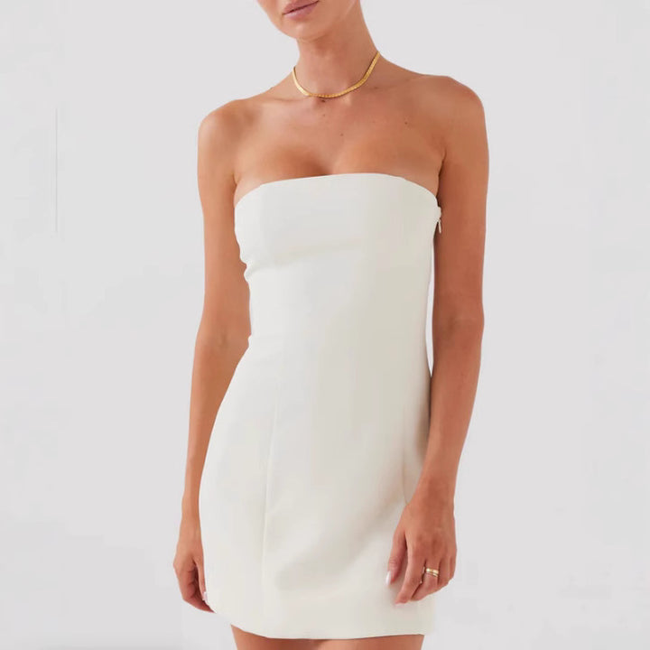 Dame strapless minikjole med tætsiddende snit og elegant tekstilfinish Stilla