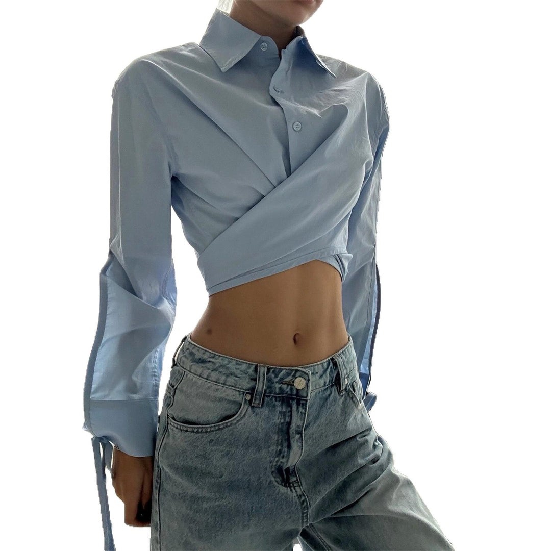 Dame Cropped Skjorte Bluse med Innovativt Wrap Design og Lange Ærmer Skovae