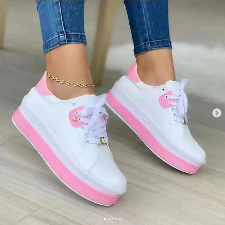 Dame plateausneakers med stilfulde accenter Stilla