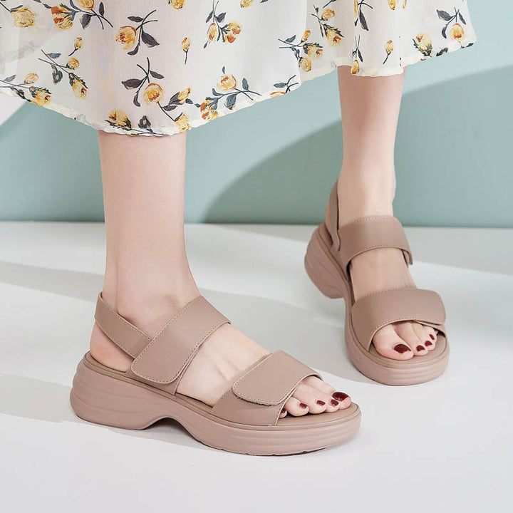 Dame komfortable sandaler med justerbare velcrolukninger og dæmpende sål Stilla