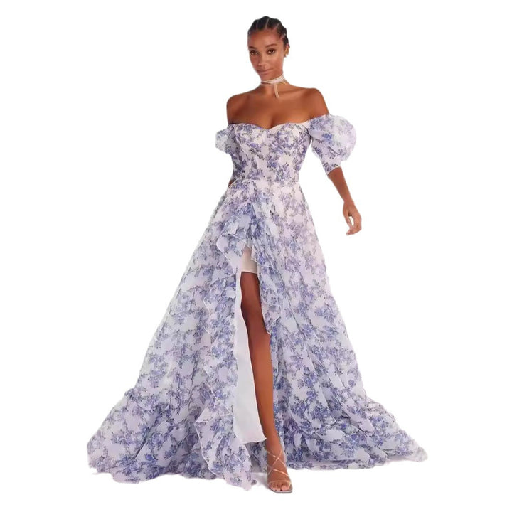 Dame bryllupskjole med off-shoulder design og voluminøse puffærmer. Stilla