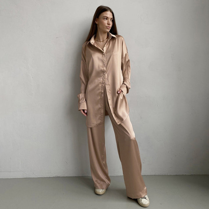 Dame Satin Pyjamasæt med elegant snit og afslappede detaljer Stilla