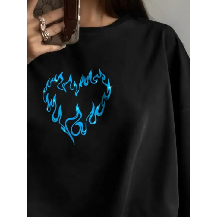 Dame afslappet grafik T-shirt med kreativ flammerhjerte-design Stilla