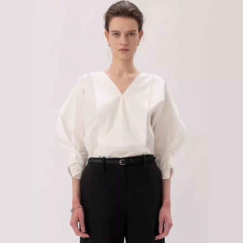 Dame klassisk bluse med voluminøse ærmer og V-udskæring Stilla