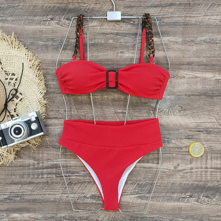 Dame Bikini-set med moderigtigt snit og dekorativt bælte Stilla