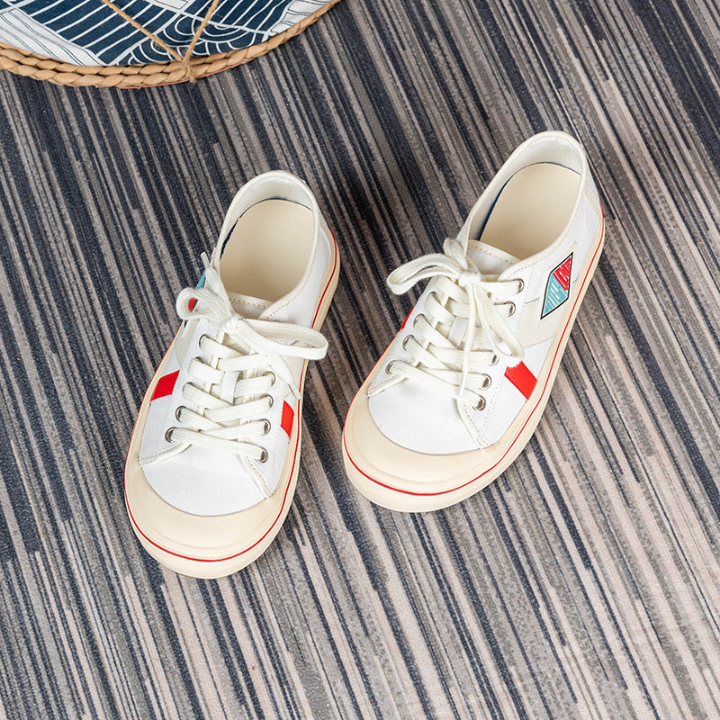 Dame Sneakers i afslappet retro-stil med unikt design og behagelig sål Stilla