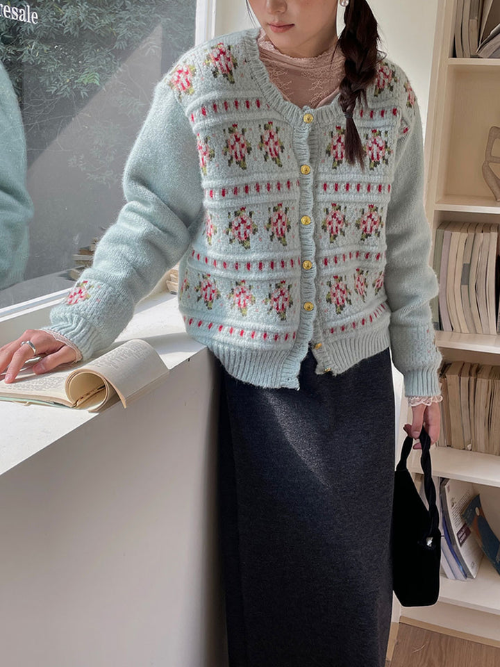 Dame strikket cardigan med blomsterdetaljer og knaplukning Stilla