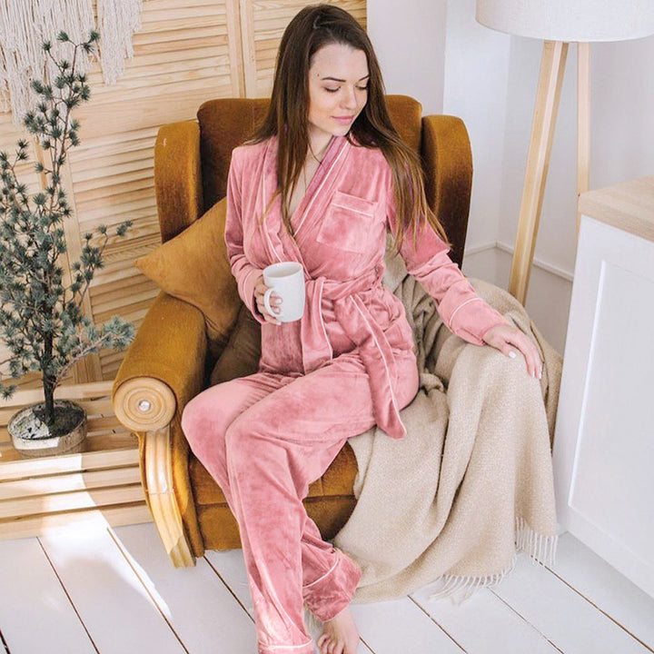 Dame natkjole sæt i luksuriøs velour med diskret satin-detalje Stilla