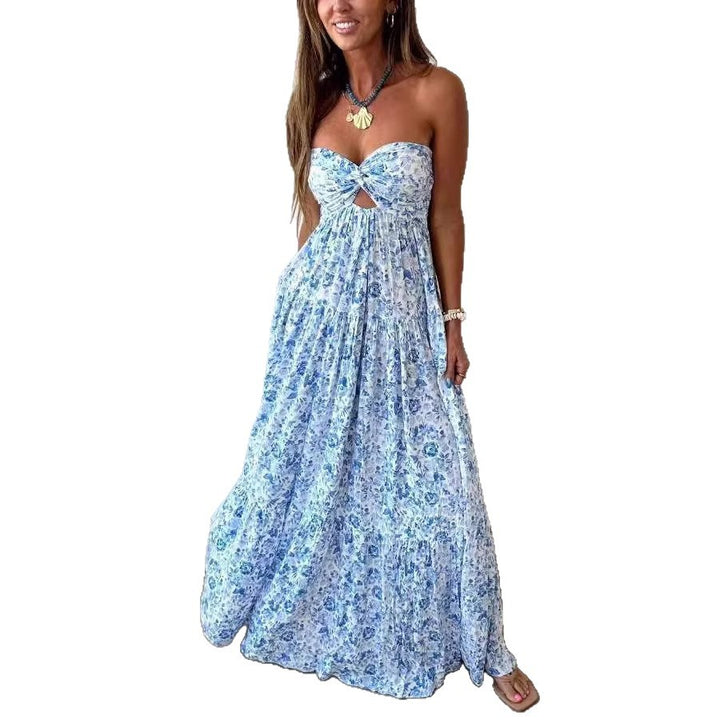 Dame uden stropper snoet bustier-maxikjole med cut-out og flerlags nederdel i let crinkle-kvalitet Skovae