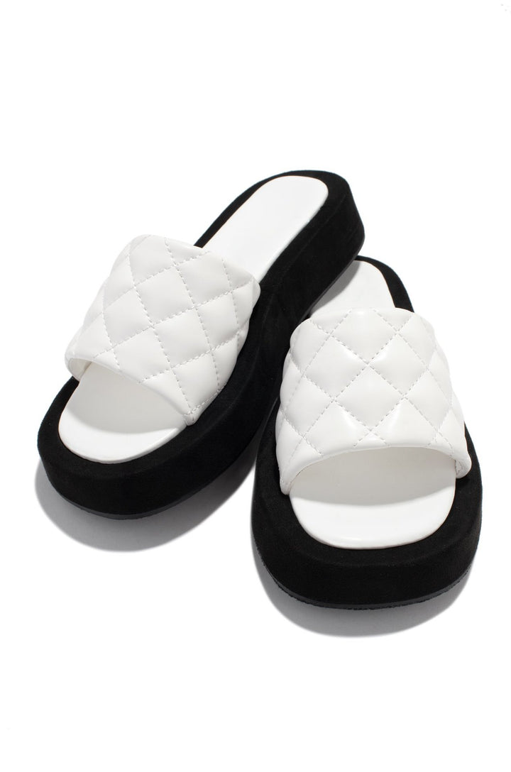 Dame Clogsandaler med moderne quiltet mønster og behagelig sål Stilla