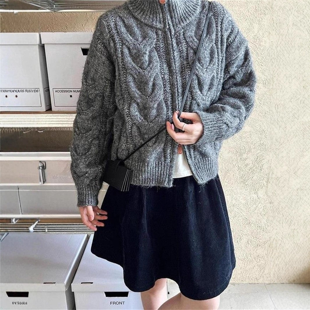 Kvinders chunky strik cardigan med stående krave og moderne kabelmønstre Stilla