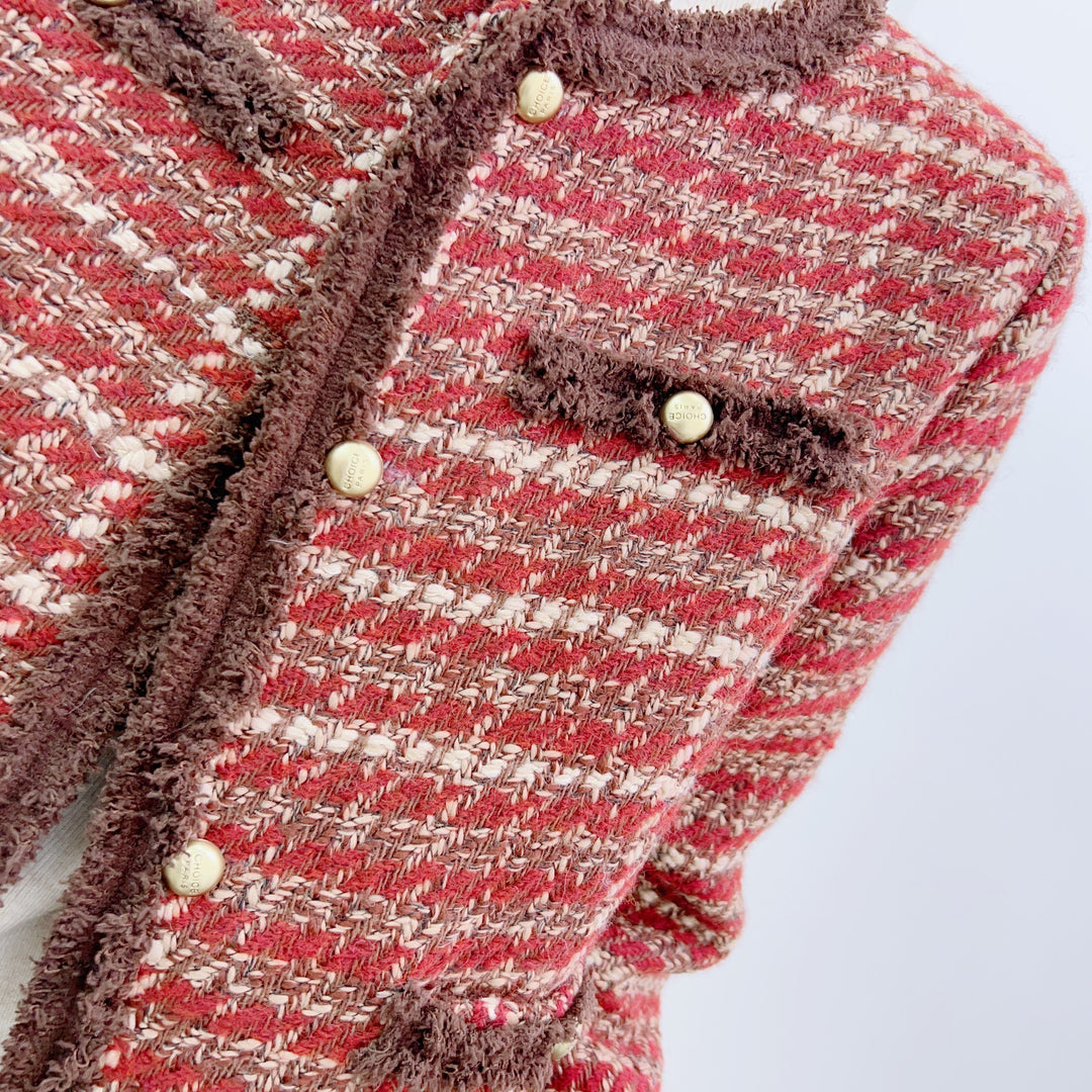 Dame Designer Bouclé-jakke med perlebesatte knapdetaljer og elegante franser Stilla