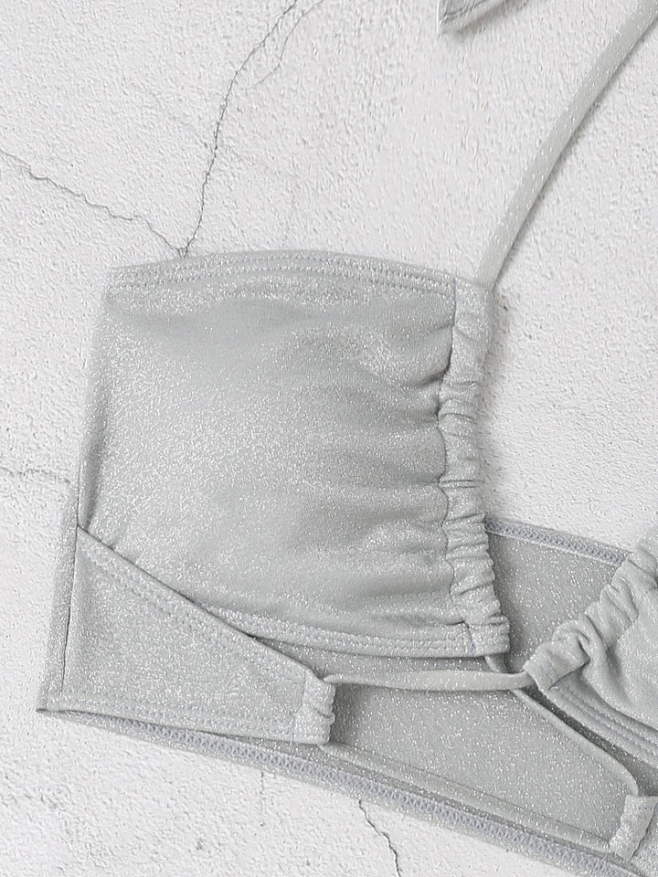Dame Bikini-sæt med elegant flæsedesign og justerbare stropper Stilla