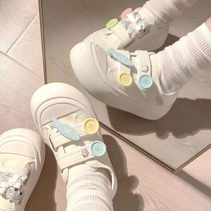 Dame Sneakers med justerbare remme og farverige pins Stilla