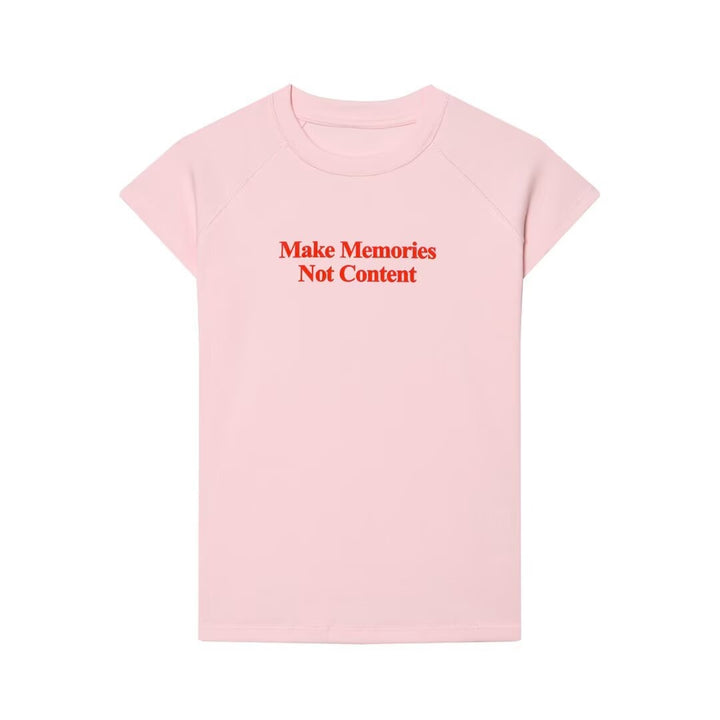 Dame T-shirt med moderne skrift og afslappet snit Skovae