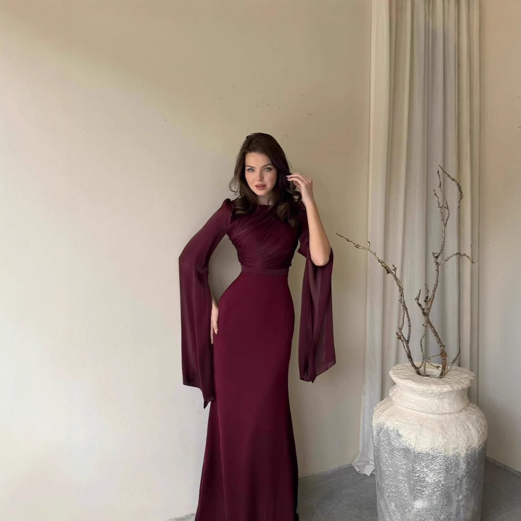 Dame aftenkjole med elegant drapering Stilla