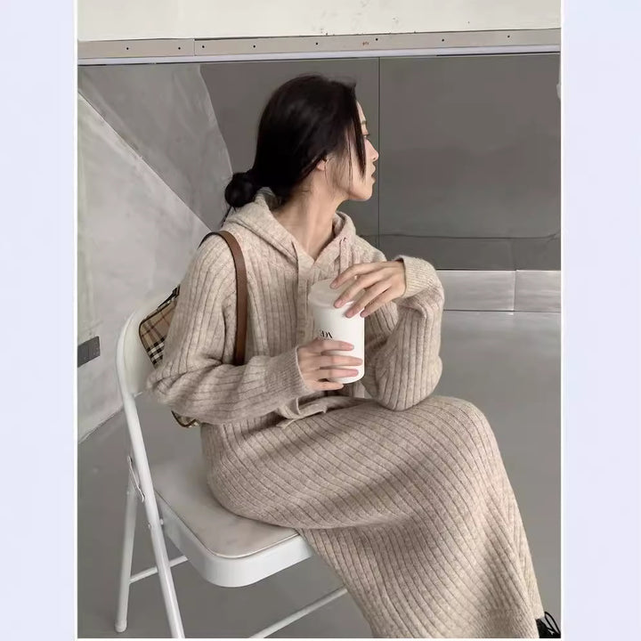 Kvinders strikket sweater med hætte og ribbet tekstur Stilla