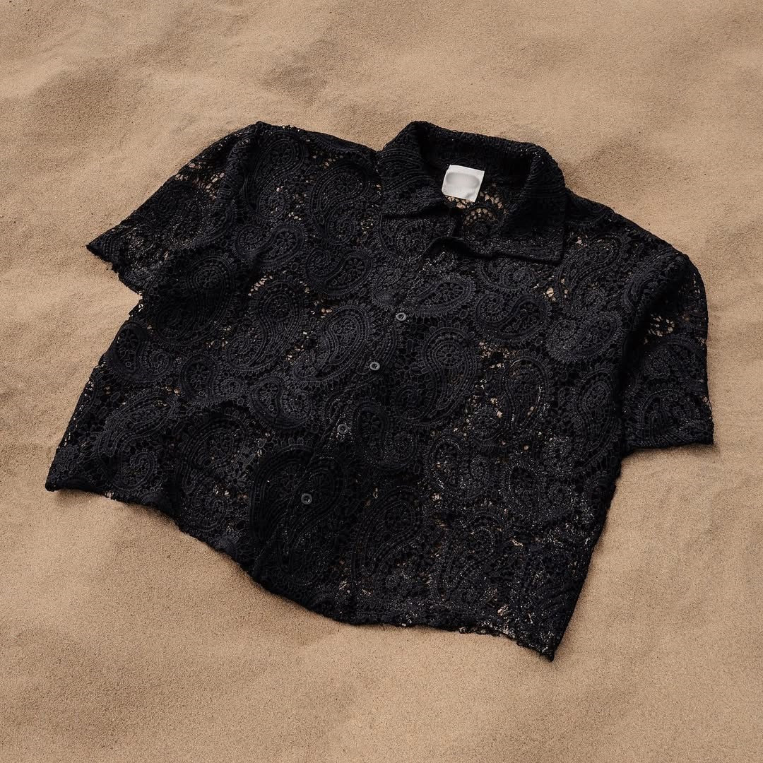 Dame spidsbluse i elegant paisleydesign Stilla