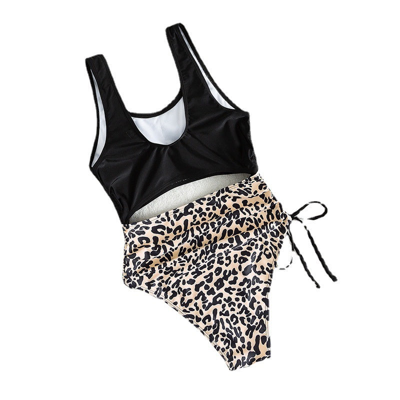 Dame Cut-Out Badedragt med moderigtigt Leopardprint Skovae
