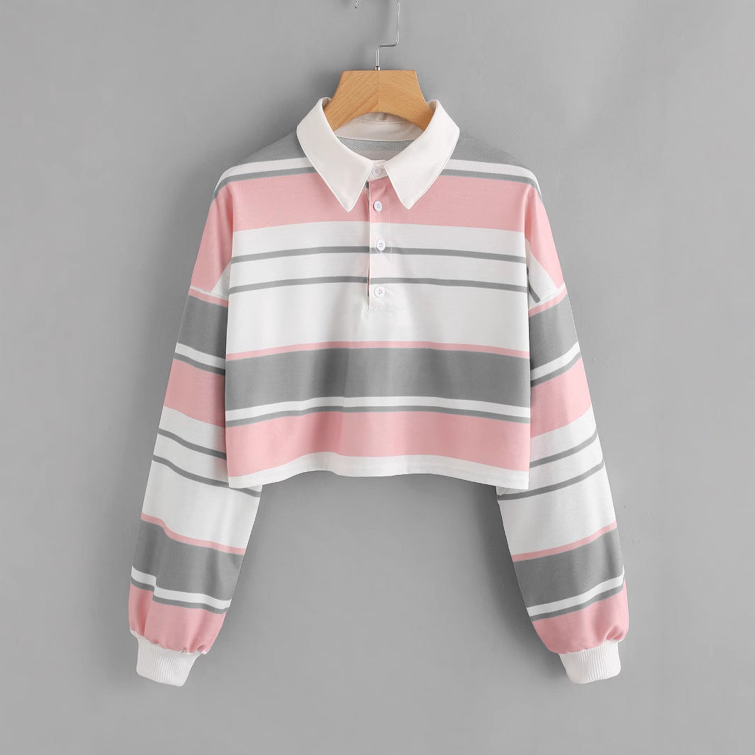 Kvinders polo shirt i et afslappet crop design med et stilfuldt farveblok mønster Skovae