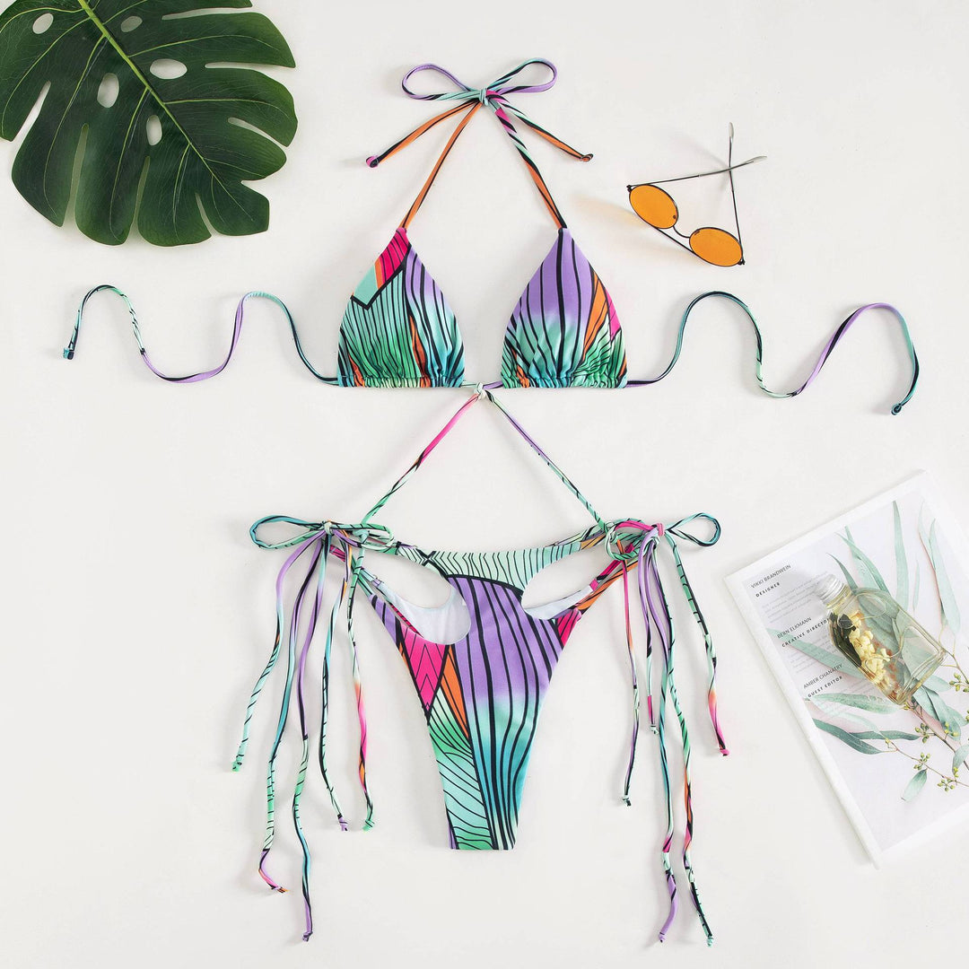 Dame bikini sæt med spændende snørredetaljering og spændende blomsterdesign Stilla