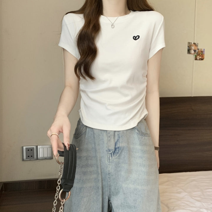Femme Klassisk Kortærmet Bomulds T-shirt med Minimalistisk Logo Stilla
