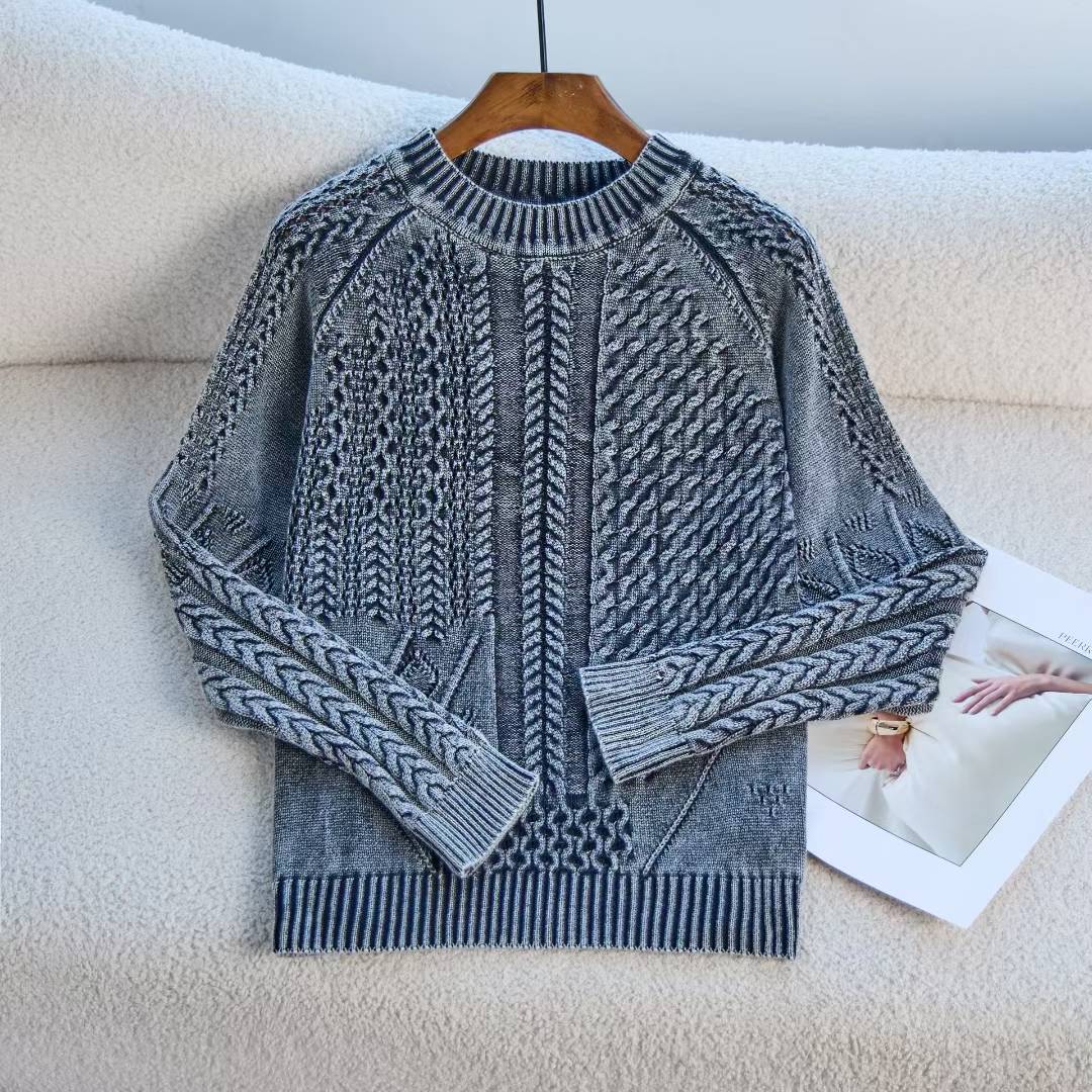 Kvindes fashionable sweater med tekstureret kabeldesign og rund halsudskæring Stilla