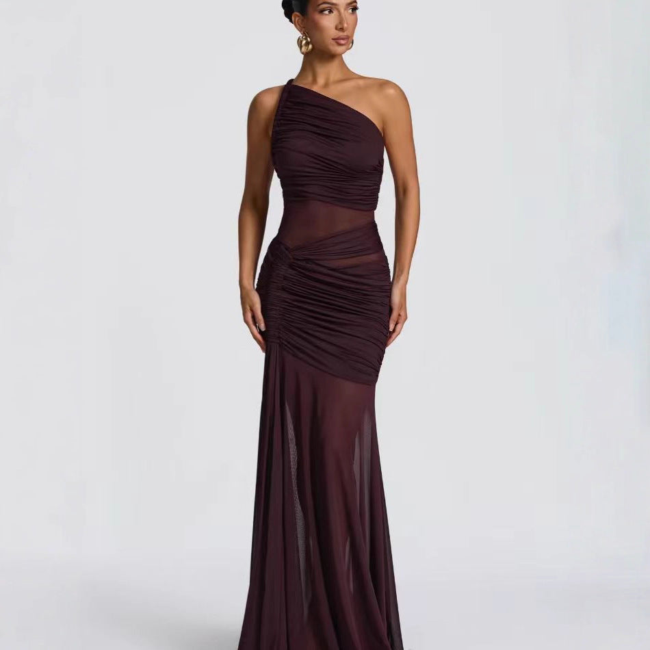 Dame elegante asymmetrisk aftenkjole med raffinerede volangdetaljer Skovae