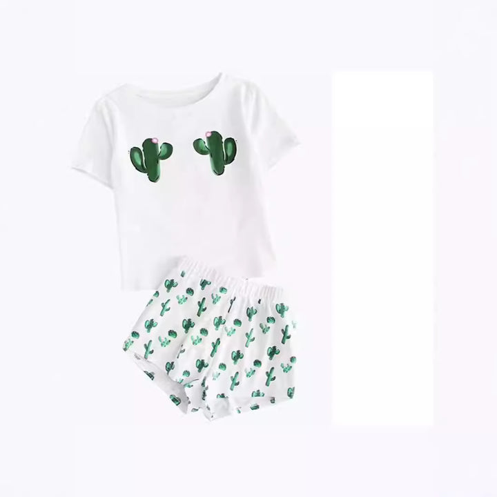 Dame pyjamaset med sjov print og komfortable shorts Stilla