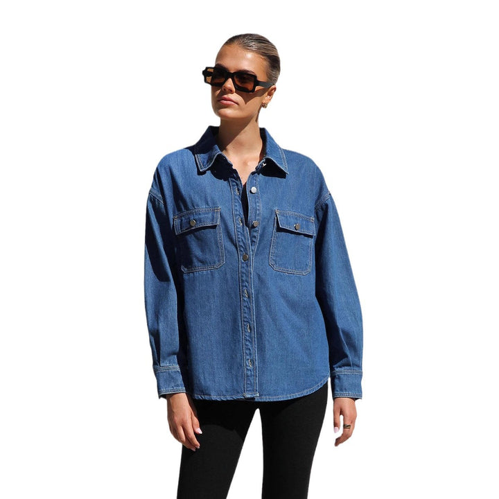 Dame Oversized Jeansbluse med dobbelte brystlommer og fine syningsdetaljer Stilla