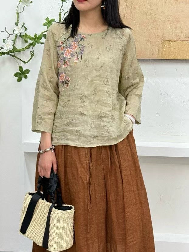 Dame broderet linned blouse med trekvartærmer Stilla