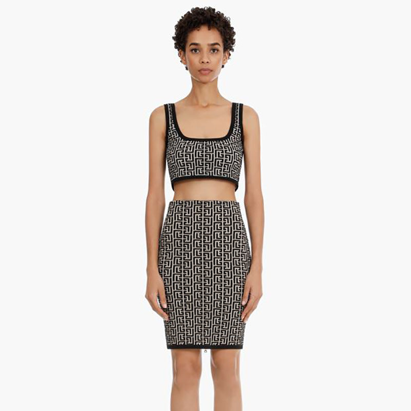 Dame Sæt bestående af Crop Top og tætsiddende Nederdel med grafisk mønster Stilla