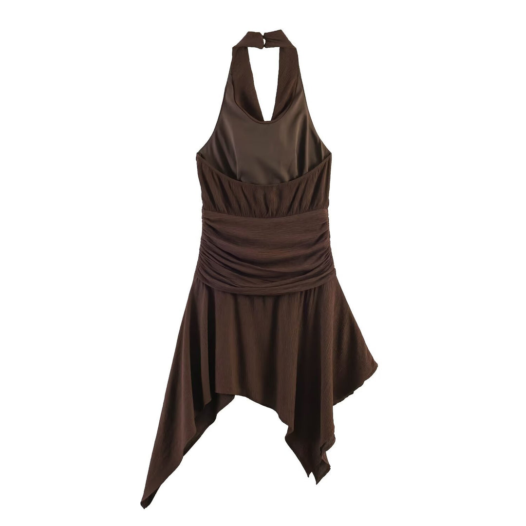 Dame asymmetrisk halterneck kjole med elegant draperingsdesign Skovae