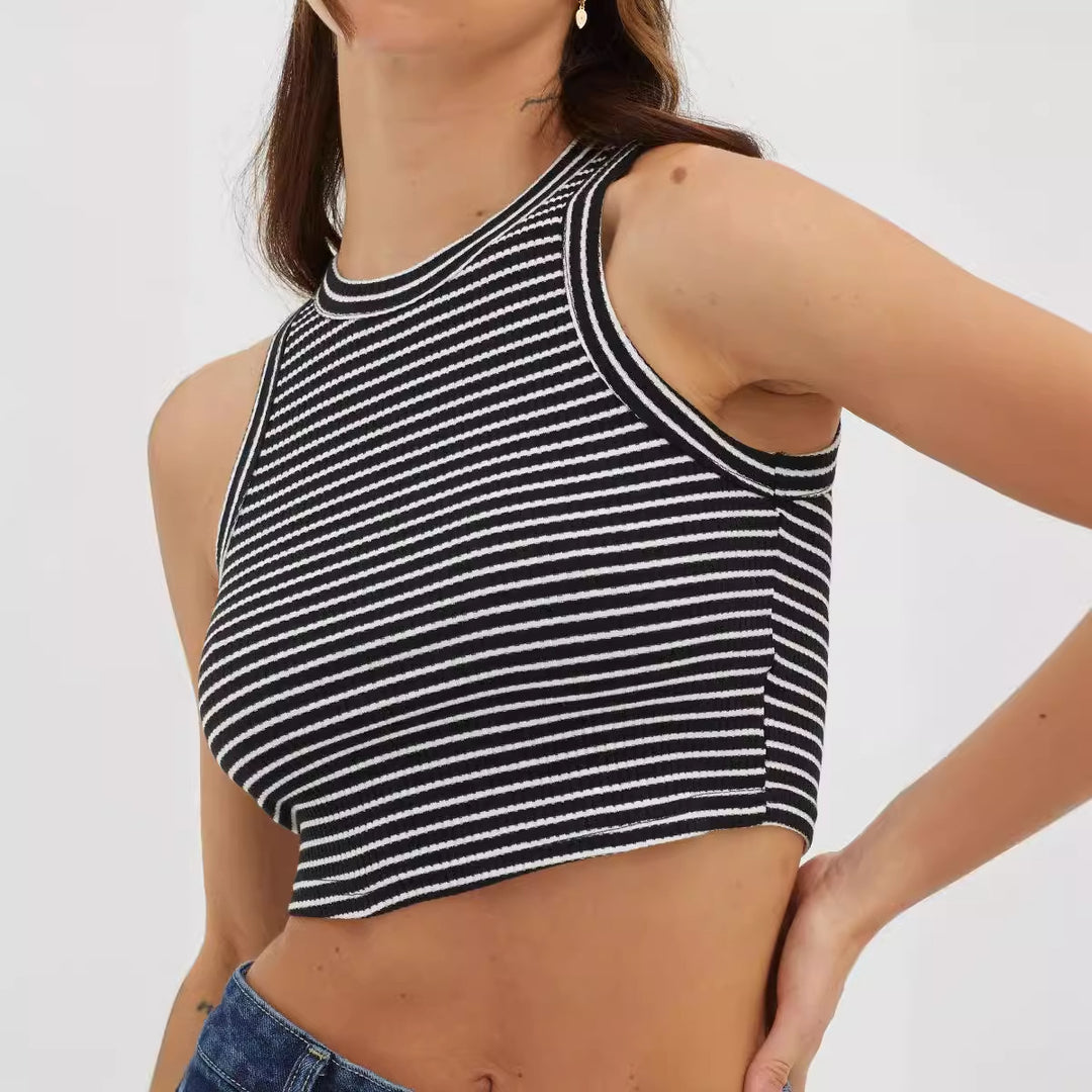 Dame cropped tanktop med moderne stribemønster og høj krave Skovae