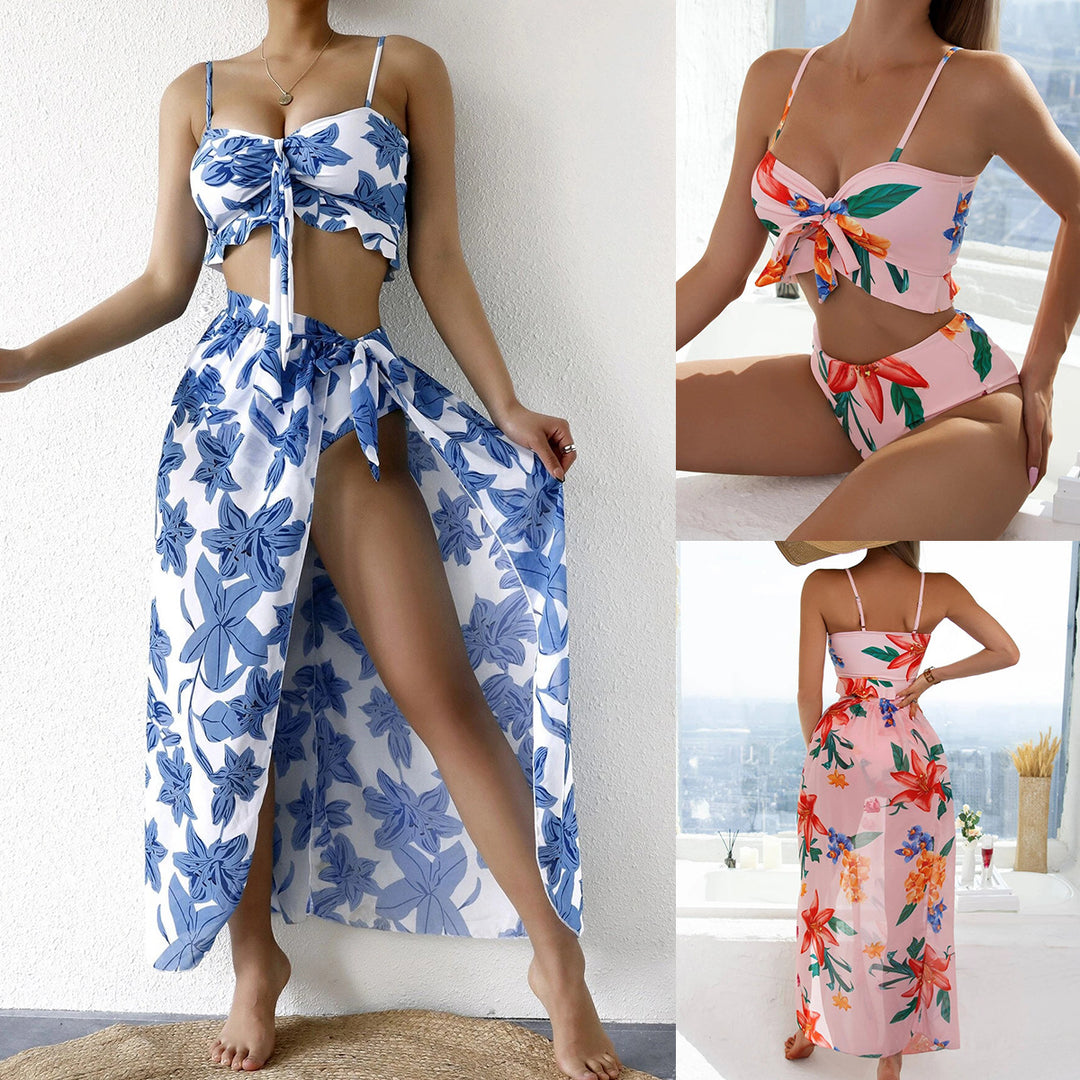 Dame bikiniset med blomster overkjole og rynkning Stilla