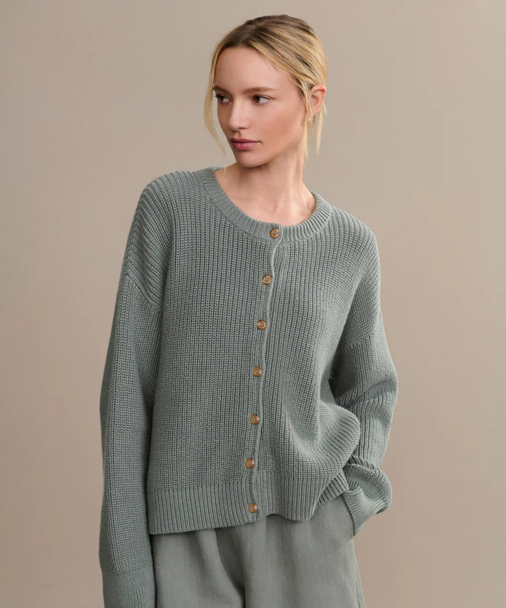 Kvinders cardigan med knaplukning og elegant struktur Stilla