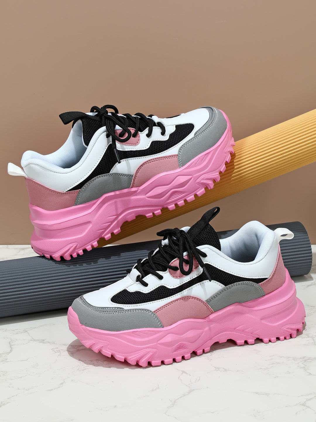 Dame Sporty Chunky-sneakers med støddæmpende sål og åndbart overmateriale Stilla