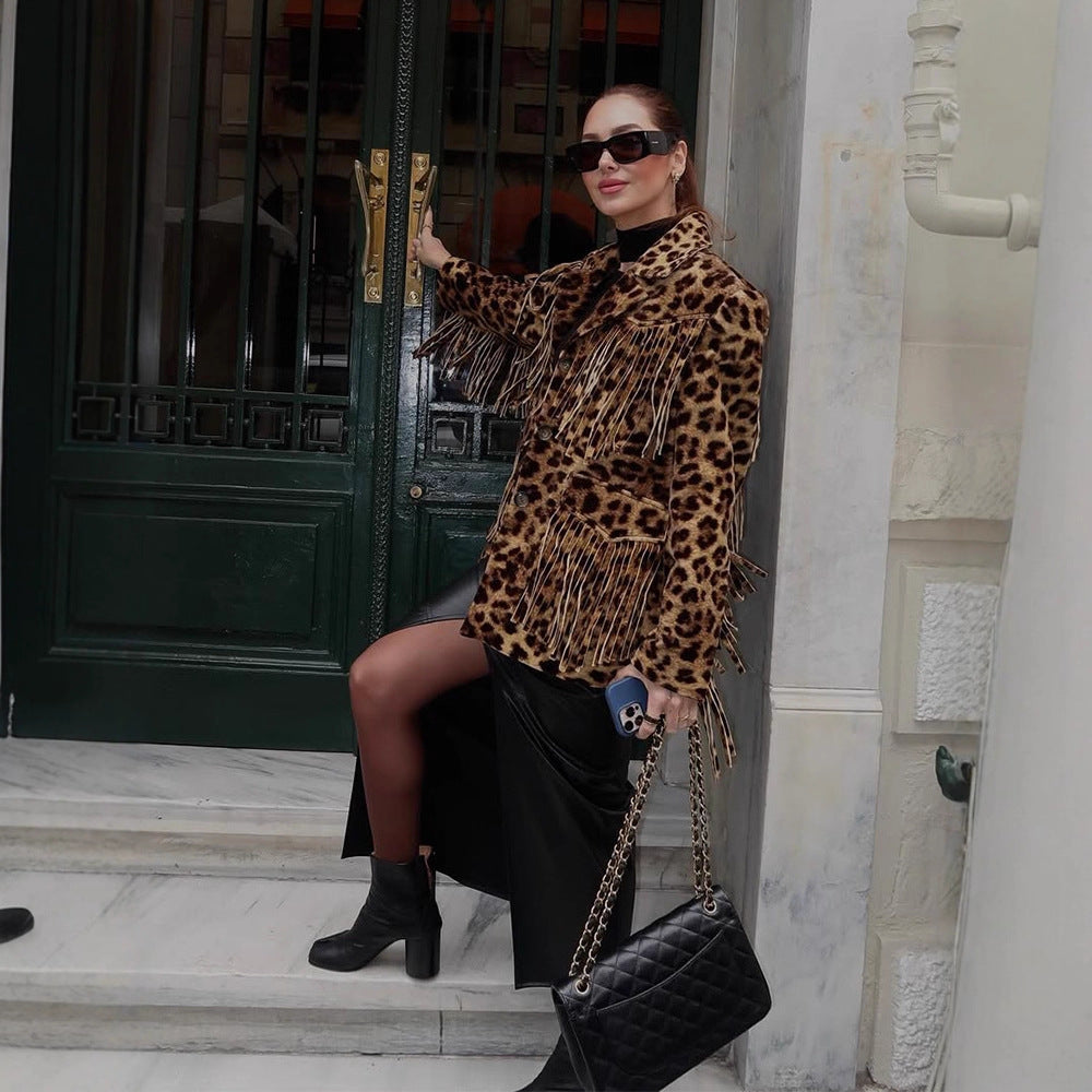 Dame leopard-veloursjakke med frynser og moderne snit Stilla