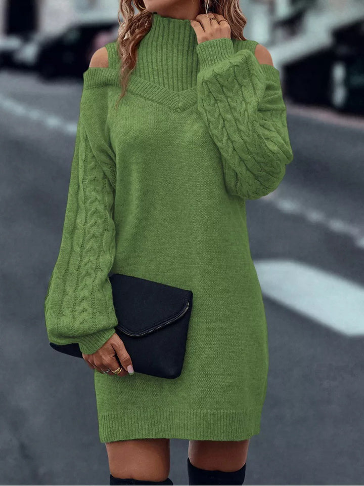 Kvindernes strik kjole med asymmetrisk off-shoulder design og voluminøse ærmer Stilla