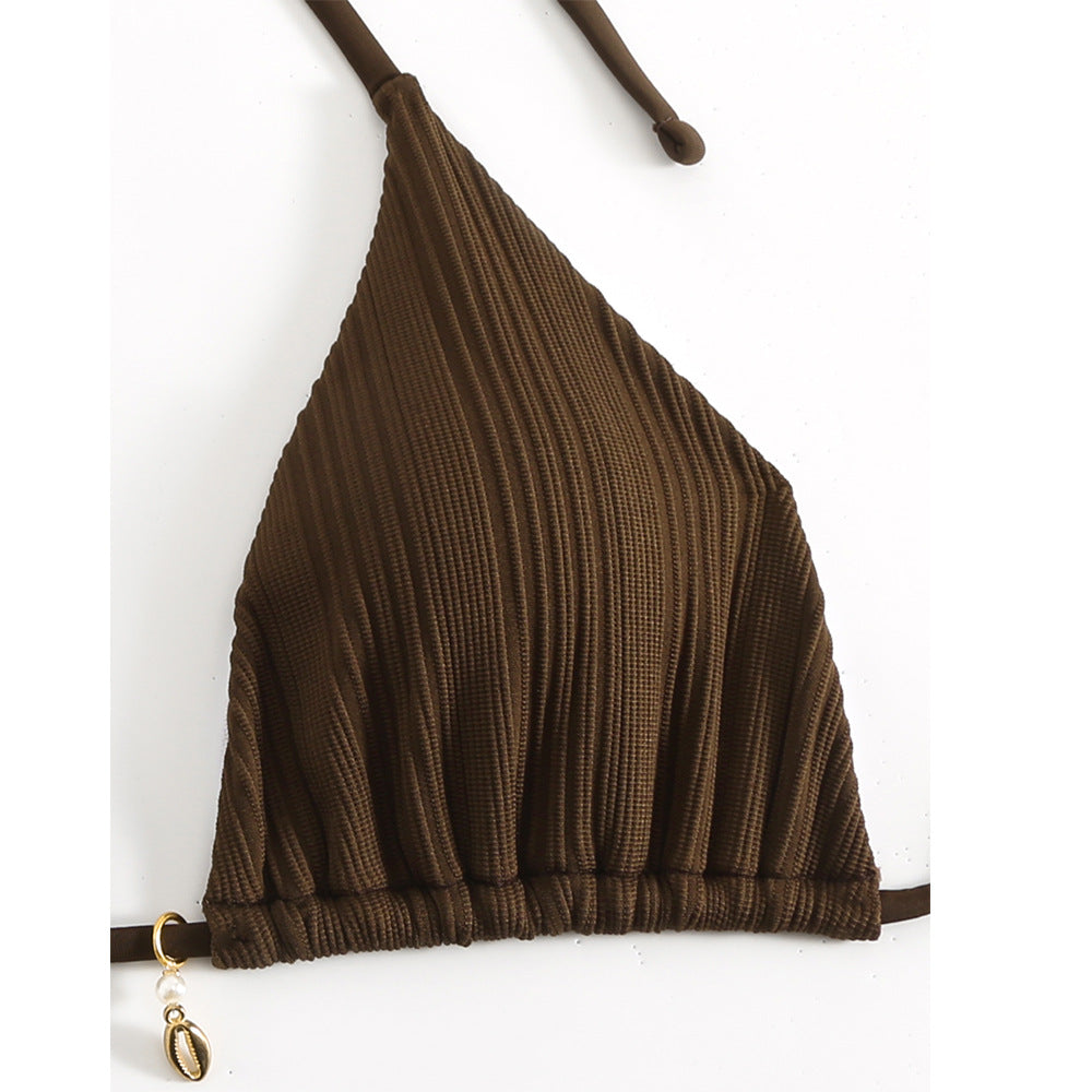 Dame bikini-sæt med moderigtigt ribdesign og elegante detaljesmykker Stilla