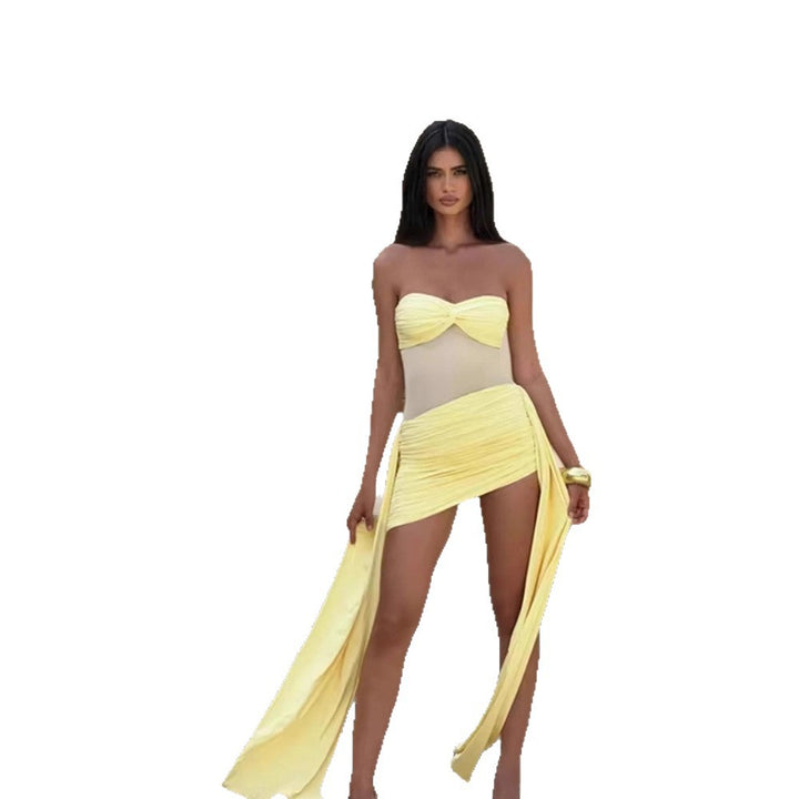 Kvinders badetøj med off-shoulder design og elegant drapering