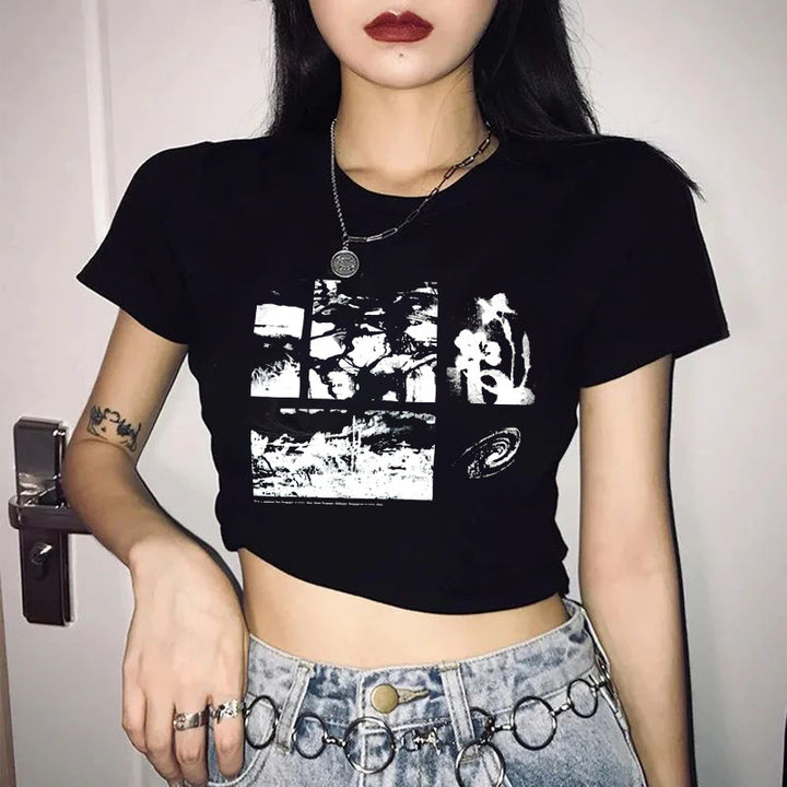 Damer Crop-T-Shirt med legende kirsebærmotiv og elegant sløjfeprint Skovae