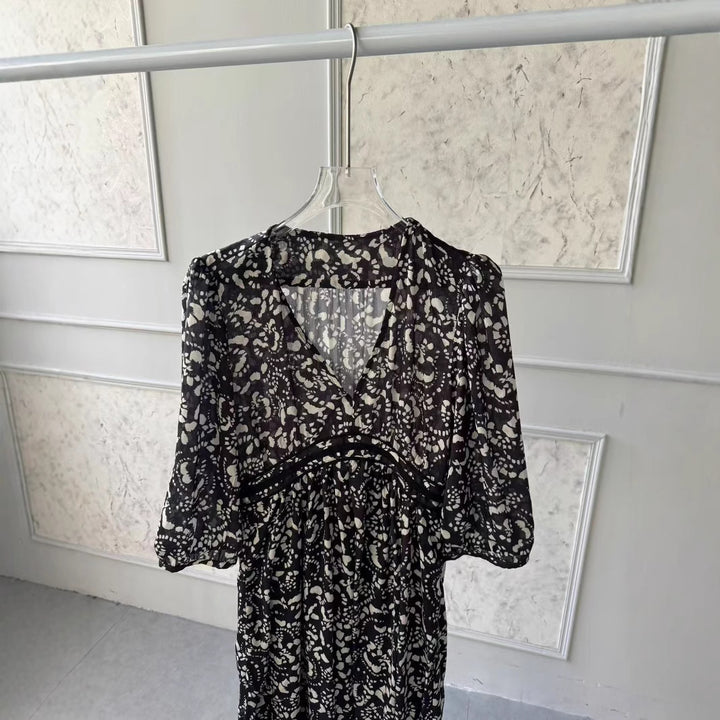 Dame maxikjole med elegant chiffonovertræk og silkeblød print Stilla