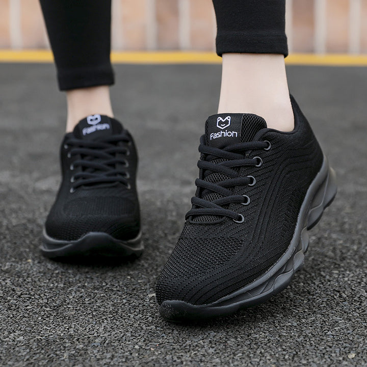 Dame nan ultralette komfort-gå-sneaker til hverdag og fritid med sømløst strikkskall, reaktionsfølsom luftpude-mellemsål og polstret hælkappe Skovae