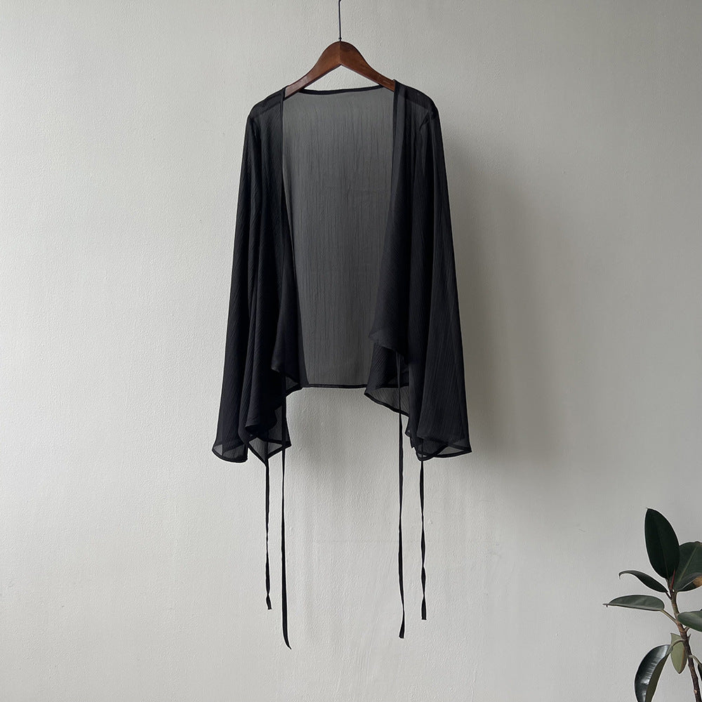 Dame let kimono-jakke med elegante bindebånd og luksuriøst stof Stilla