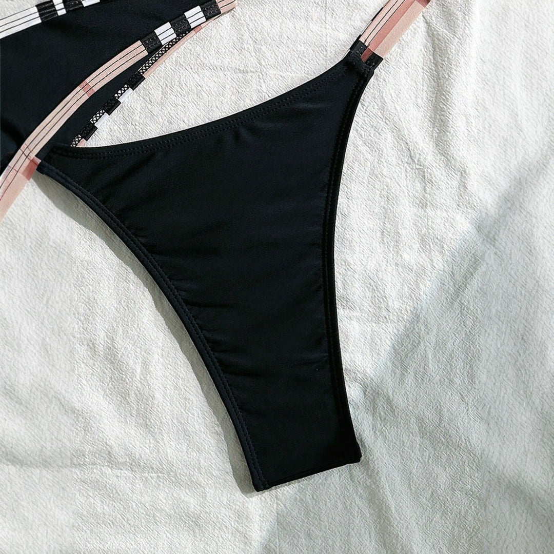 Dame trekant-bikini med struktur og modeaccentuer Skovae